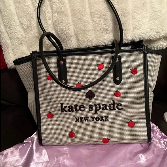 kate spade | Bags | Kate Spade New York Ella Apple Tote  display picture 2